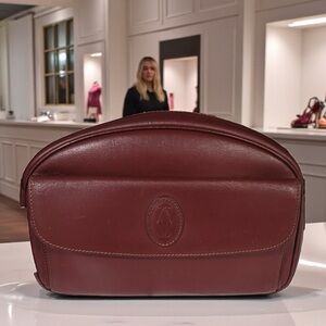🍷✨ Vintage Cartier Bordeaux Leather Crossbody – 1990s Must de Cartier Classic ✨🍷